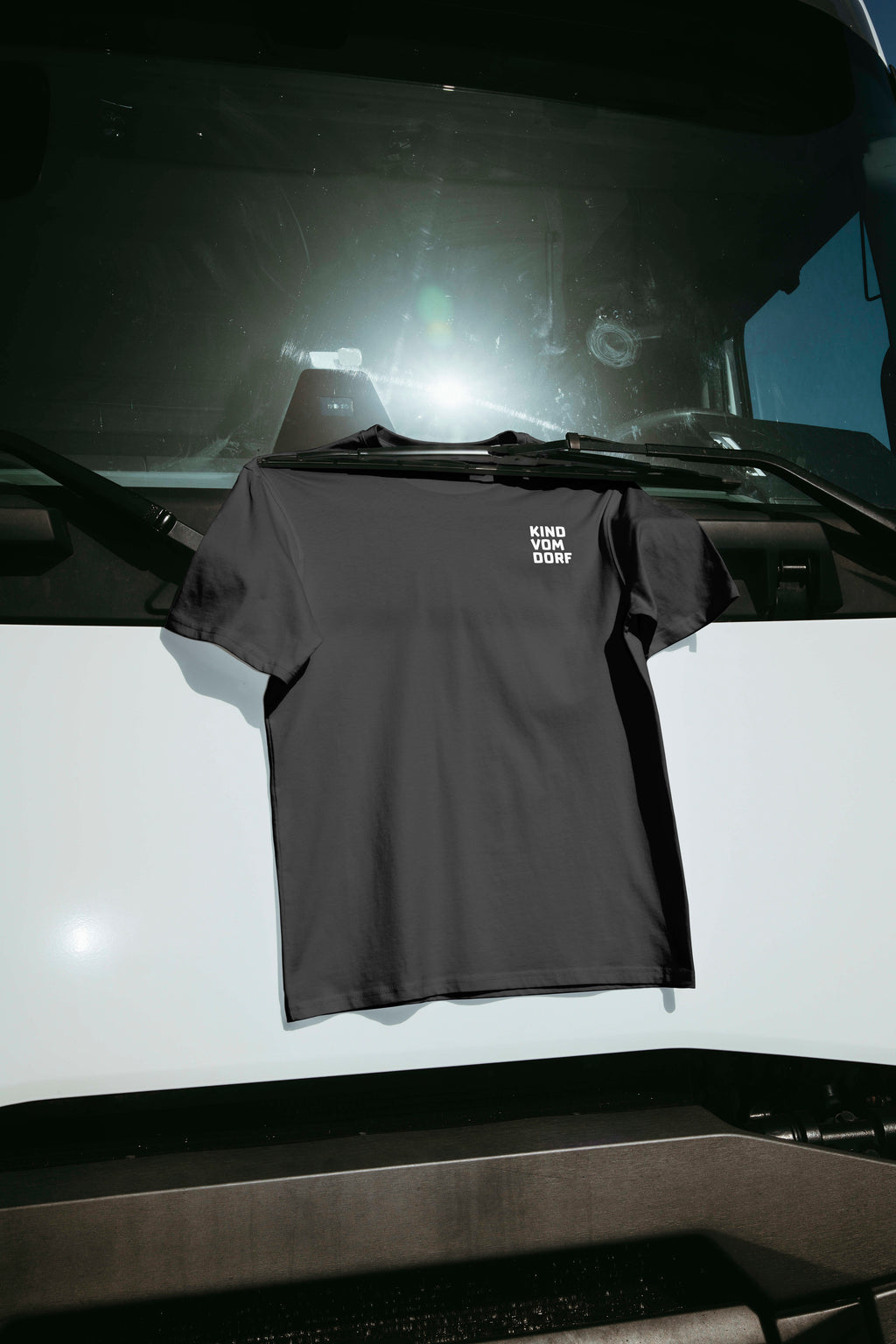 Kind vom Dorf Unisex T-Shirt Schwarz